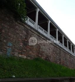 Gül Baba Türbe és Rózsakert