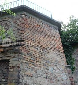 Gül Baba Türbe és Rózsakert