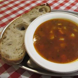 Gulyás Tunkoló Büfé Budapest - Étel/ital