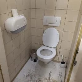 Guri Sörminta Keleti Budapest - Mosdó