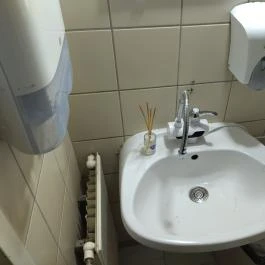 Guri Sörminta Keleti Budapest - Mosdó