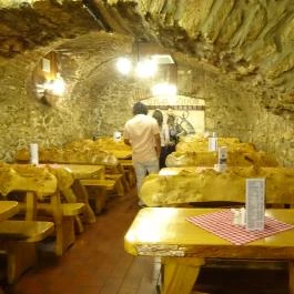 Gyógygödör Borozó Sopron - Belső