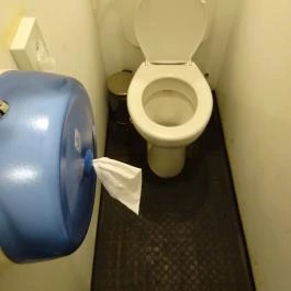 Gyradiko Estia, Budapest - Mosdó