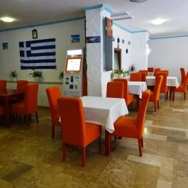 Gyradiko Estia, Budapest - Belső