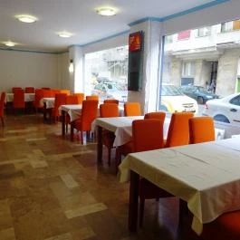 Gyradiko Estia, Budapest - Belső