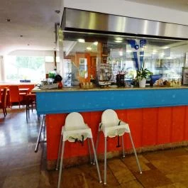 Gyradiko Estia, Budapest - Belső