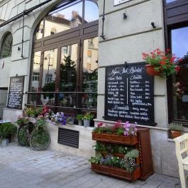 Hadik Kávéház, Budapest - Külső kép