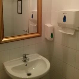 Hadik Kávéház, Budapest - Mosdó