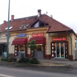 Hamburger Bár Gyula - Külső kép