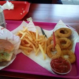 Hamburger Bár, Gyula - Étel/ital