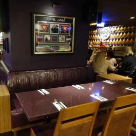 Hard Rock Cafe Budapest, Budapest - Belső