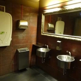 Hard Rock Cafe Budapest, Budapest - Mosdó