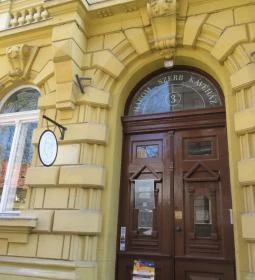 Három Szerb Kávéház