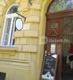 Három Szerb Kávéház