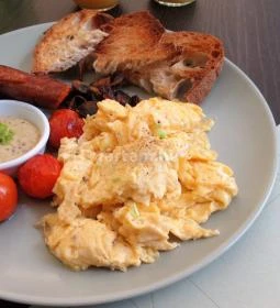 Három Szerb Kávéház