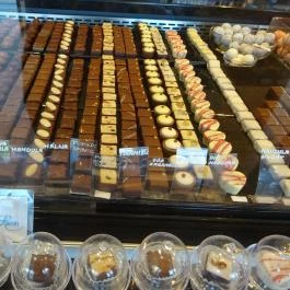 Harrer Csokoládéműhely és Cukrászda Sopron - Étel/ital