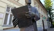 Harrer Pál szobra Budapest - Külső kép