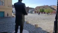 Harrer Pál szobra Budapest - Külső kép