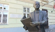Harrer Pál szobra Budapest - Külső kép