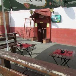 Hatlépcsős Presszó, Gyöngyös - Külső kép