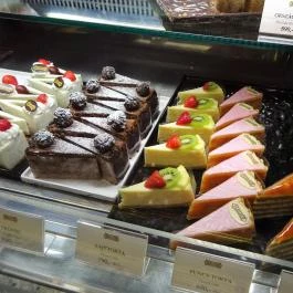 Hauer Cukrászda & Kávéház Budapest - Étel/ital