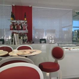 Hauer Cukrászda & Kávéház - Corvin sétány Budapest - Belső