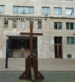 A Hazatérés temploma