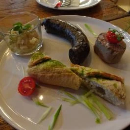 Házi/Állat Bistro Budapest - Étel/ital