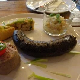 Házi/Állat Bistro Budapest - Étel/ital