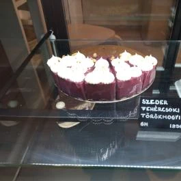 Hearty Vegan Cakes Budapest - Étel/ital