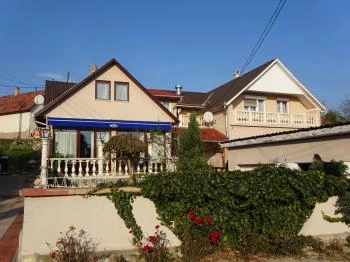 Hegyalja Panzió Zsámbék