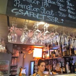 Hendrinx Wine & Beer Budapest - Belső