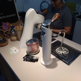 Herbarista Speciality Coffee & Beauty Budapest - Belső