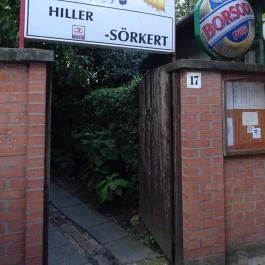 Hiller Söröző, Szolnok - Külső kép