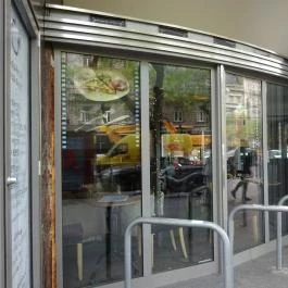 Híradó Kávézó Budapest - Külső kép