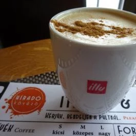 Híradó Kávézó Budapest - Étel/ital