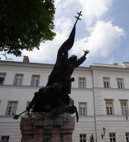 Hadtörténeti Intézet és Múzeum