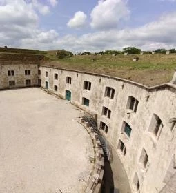 Komáromi erődrendszer - Monostori Erőd