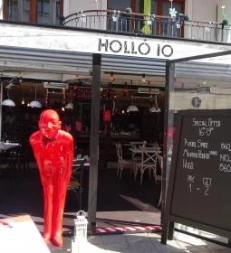 Holló10 Bistro
