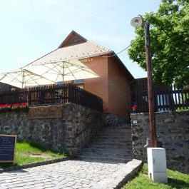 Hollóköves Kávézó & Bisztró, Hollókő - Külső kép