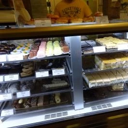 Hollósy Cukrászat Budaörs - Étel/ital