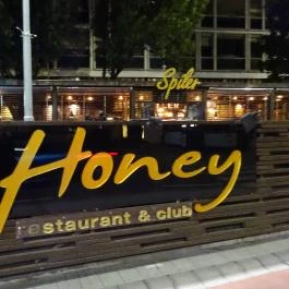 Honey Restaurant & Club Szolnok - Külső kép