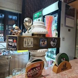 Hörpintő Söröző Budapest - Étel/ital