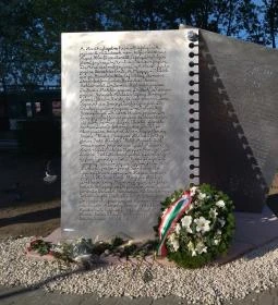 A Horthyligetre hurcoltak emlékműve