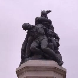 Hősi emlékmű Makó - Egyéb