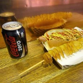 Hot Dog Cold Beer Budapest - Étel/ital