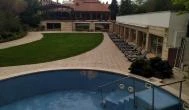 Hotel Gottwald Tata - Medence/kert