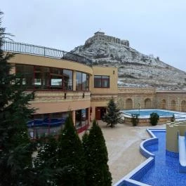 Hotel Kapitány Superior Wellness Sümeg - Medence/kert