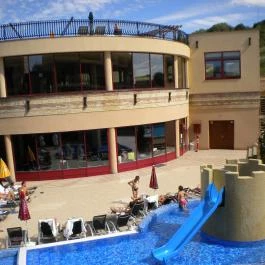 Hotel Kapitány Superior Wellness Sümeg - Medence/kert