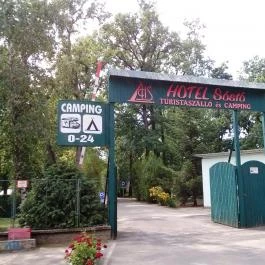 Hotel Sóstó Turistaszálló & Kemping Nyíregyháza - Medence/kert